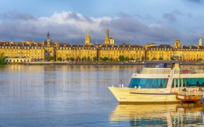 Romance au fil de la Garonne : découvrez les plus charmantes croisières de Bordeaux